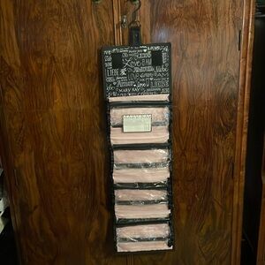 Mary Kay Travel Roll Up Makeup Bag w/Hook & Handle. It can be hung up the hook.